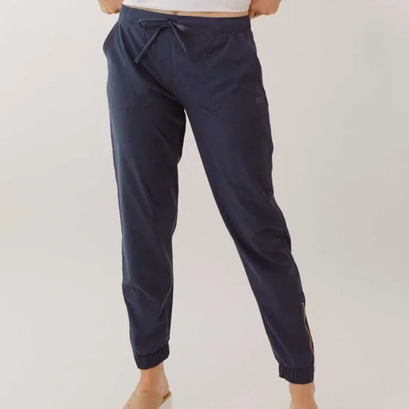 Albion Fit Navy/Denim Blue Jetsetters Joggers NWOT - Picture 2 of 9